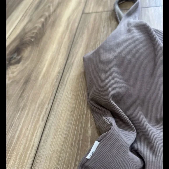 Vuori women’s pose scoop Jumpsuit size medium - Picture 6 of 6